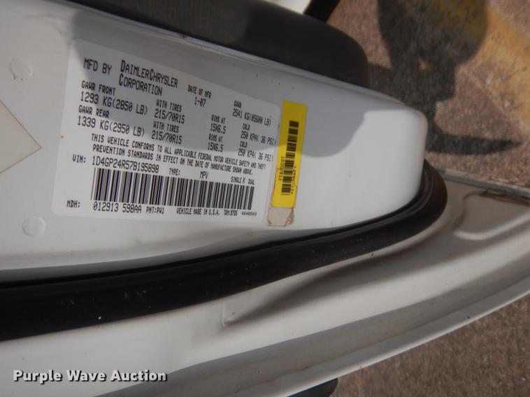 image for item HW9269 2007 Dodge Grand Caravan  van