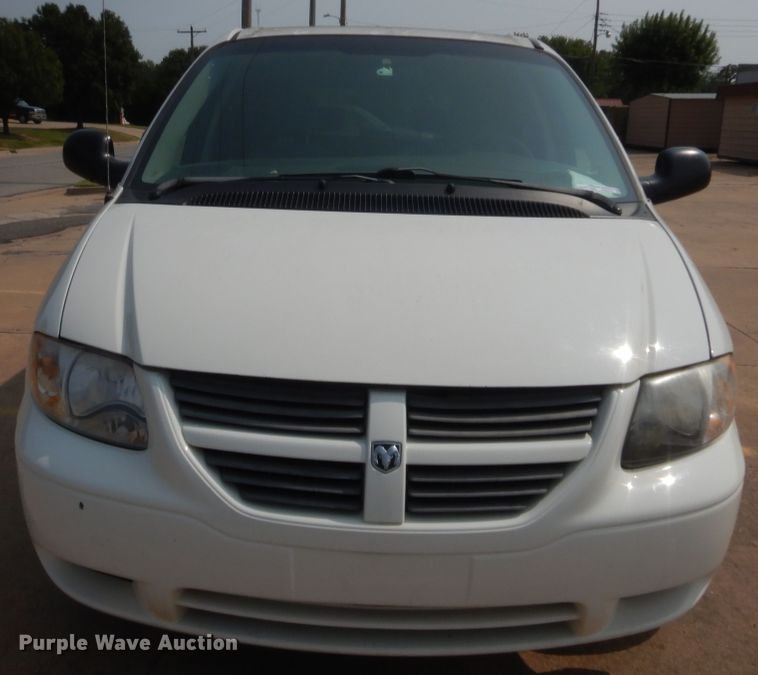 image for item HW9270 2007 Dodge Grand Caravan  van