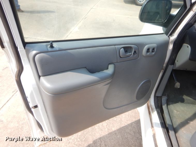 image for item HW9270 2007 Dodge Grand Caravan  van