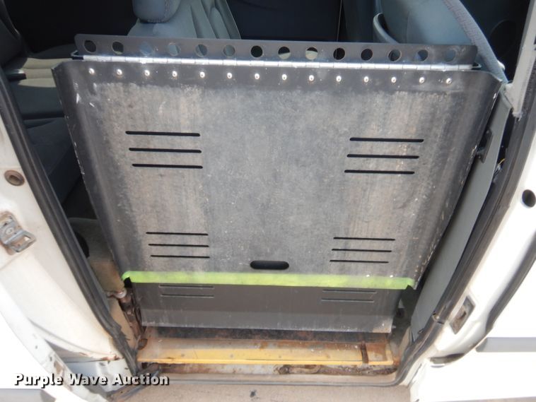 image for item HW9270 2007 Dodge Grand Caravan  van