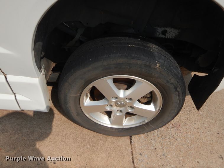 image for item HW9271 2010 Dodge Grand Caravan  van