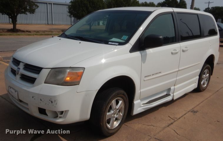 image for item HW9274 2010 Dodge Grand Caravan  van