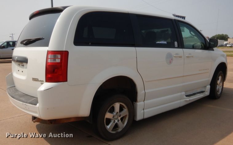 image for item HW9274 2010 Dodge Grand Caravan  van