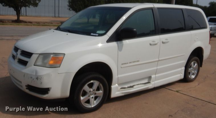 image for item HW9275 2010 Dodge Grand Caravan  van