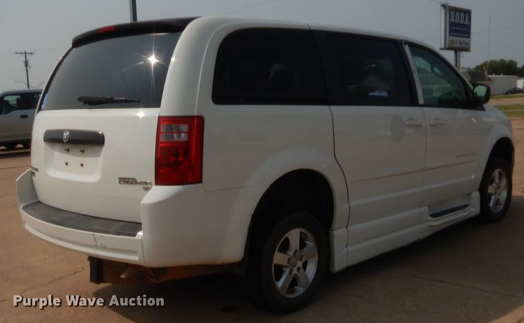 image for item HW9275 2010 Dodge Grand Caravan  van