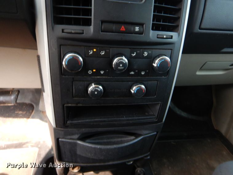 image for item HW9275 2010 Dodge Grand Caravan  van