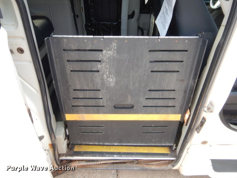 image for item HW9275 2010 Dodge Grand Caravan  van