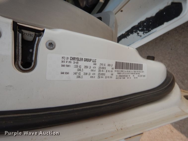 image for item HW9275 2010 Dodge Grand Caravan  van