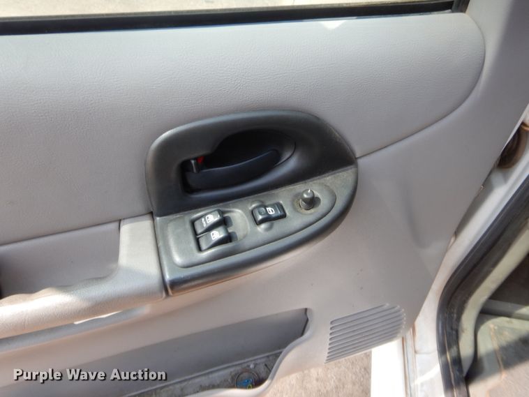 image for item HW9276 2005 Chevrolet Venture  van