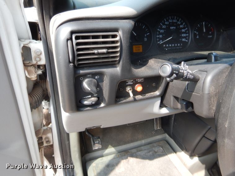 image for item HW9276 2005 Chevrolet Venture  van