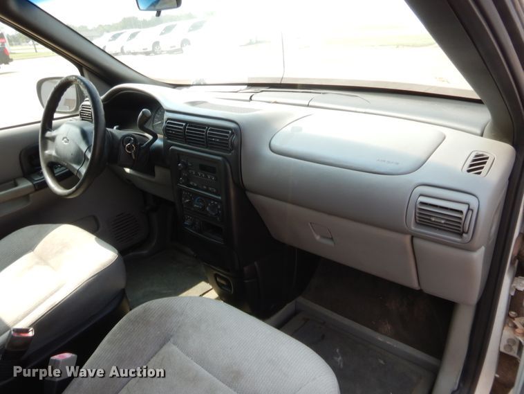 image for item HW9276 2005 Chevrolet Venture  van