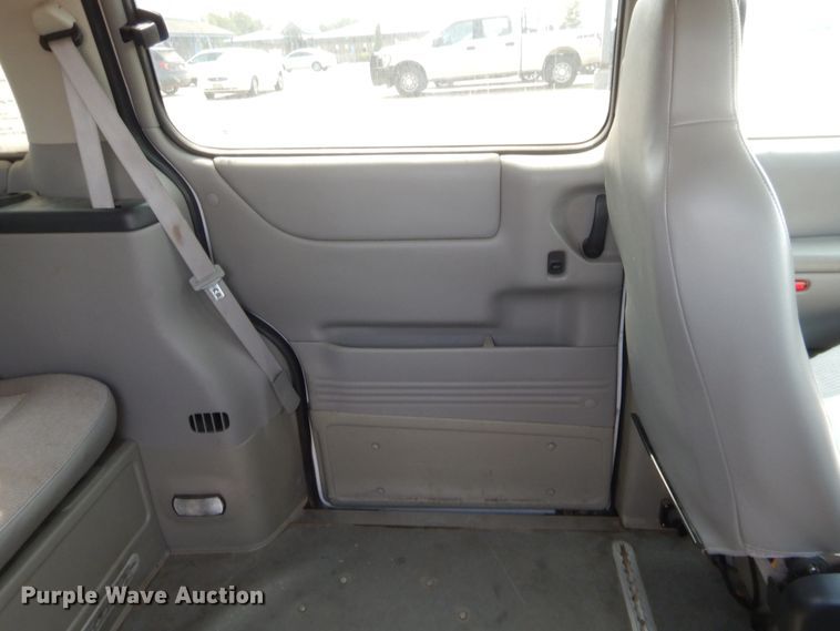 image for item HW9276 2005 Chevrolet Venture  van