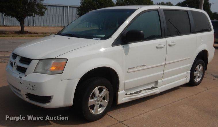 image for item HW9277 2010 Dodge Grand Caravan  van