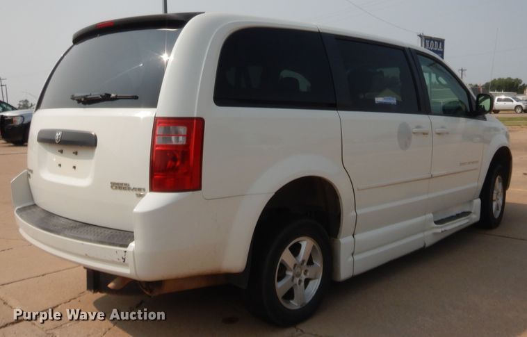 image for item HW9277 2010 Dodge Grand Caravan  van