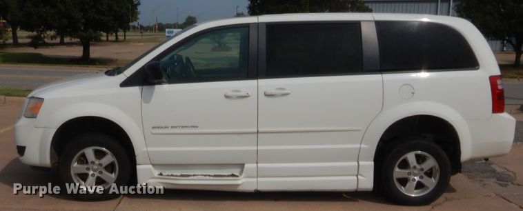 image for item HW9277 2010 Dodge Grand Caravan  van