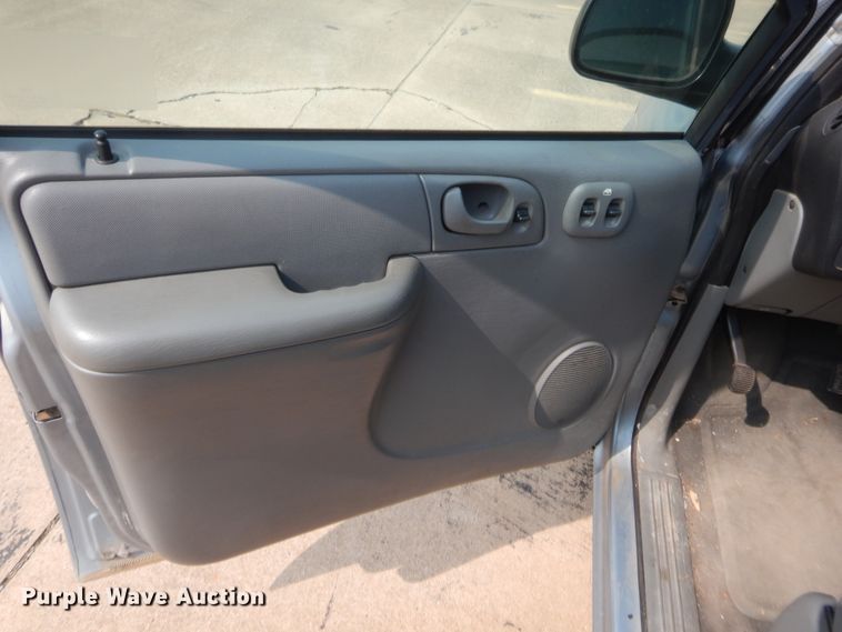 image for item HW9278 2005 Dodge Grand Caravan  van