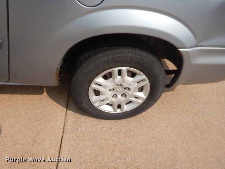 image for item HW9278 2005 Dodge Grand Caravan  van