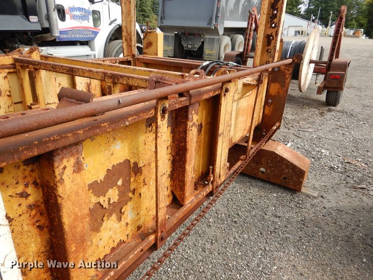 image for item AF9971 Bidwell OF400 concrete finisher