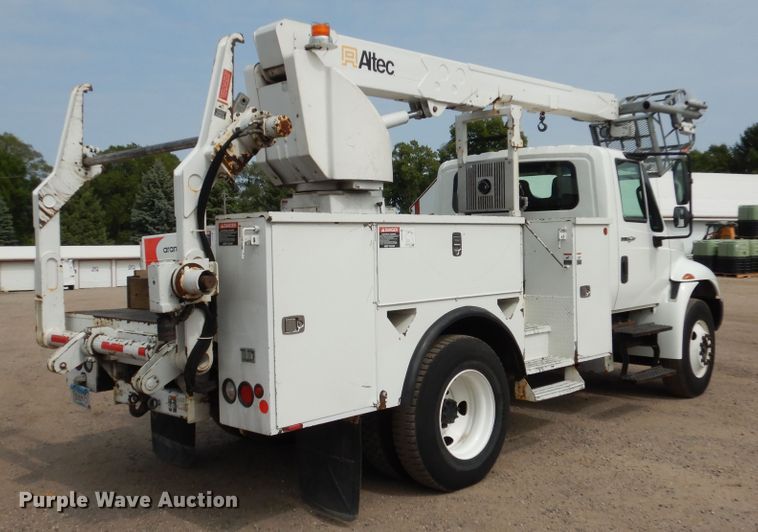 image for item AF9975 2012 International DuraStar 4300  bucket truck