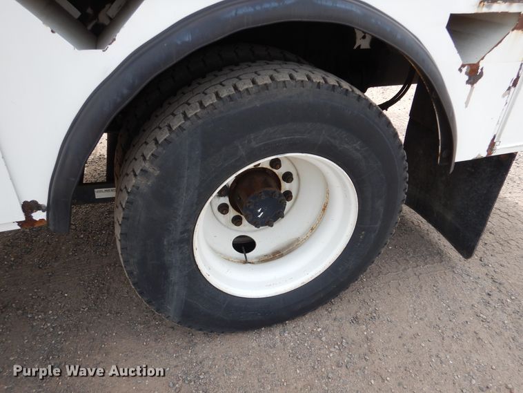 image for item AF9975 2012 International DuraStar 4300  bucket truck