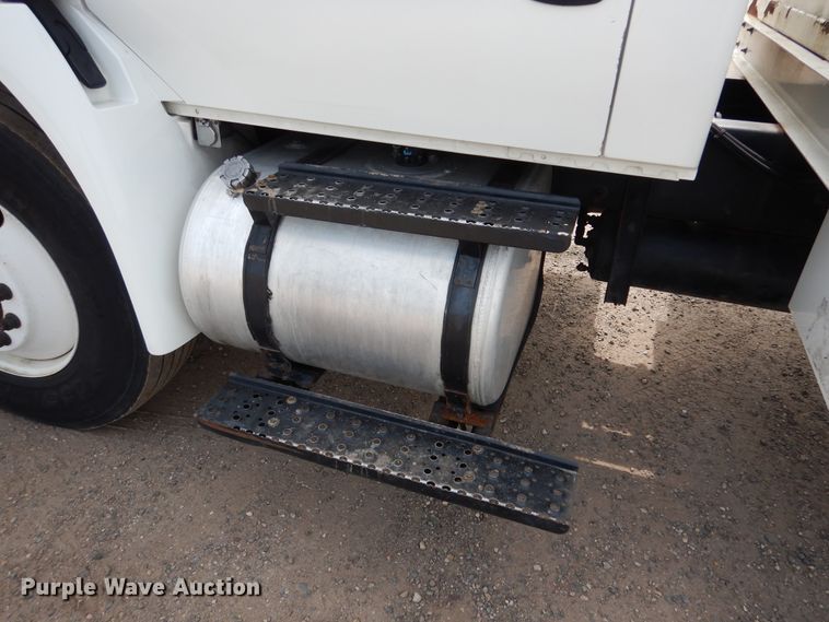 image for item AF9975 2012 International DuraStar 4300  bucket truck