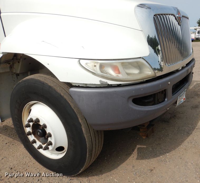 image for item AF9975 2012 International DuraStar 4300  bucket truck