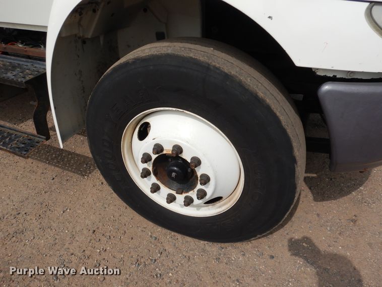 image for item AF9975 2012 International DuraStar 4300  bucket truck