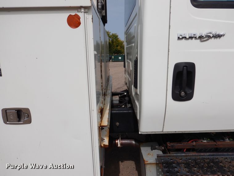 image for item AF9975 2012 International DuraStar 4300  bucket truck
