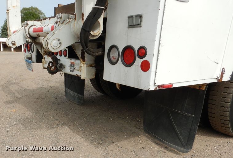 image for item AF9975 2012 International DuraStar 4300  bucket truck