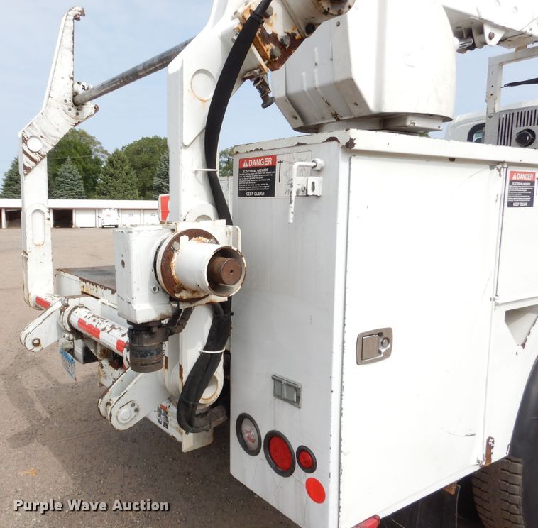 image for item AF9975 2012 International DuraStar 4300  bucket truck