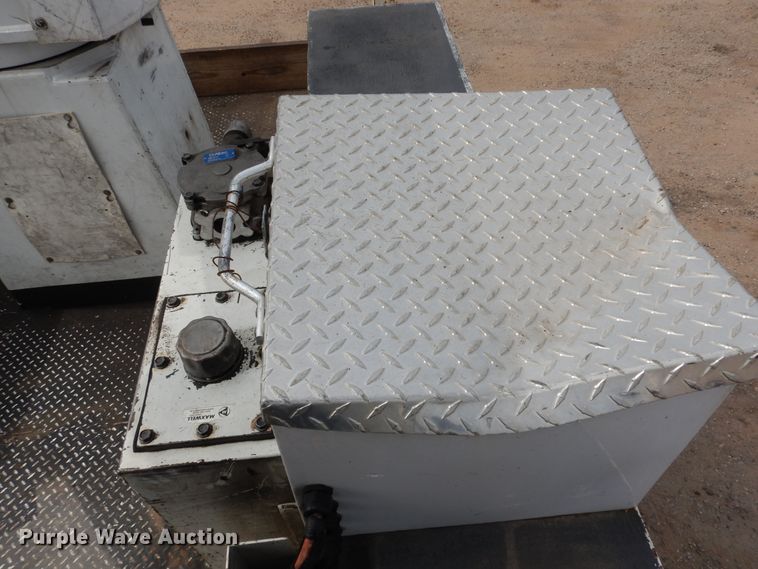 image for item AF9975 2012 International DuraStar 4300  bucket truck