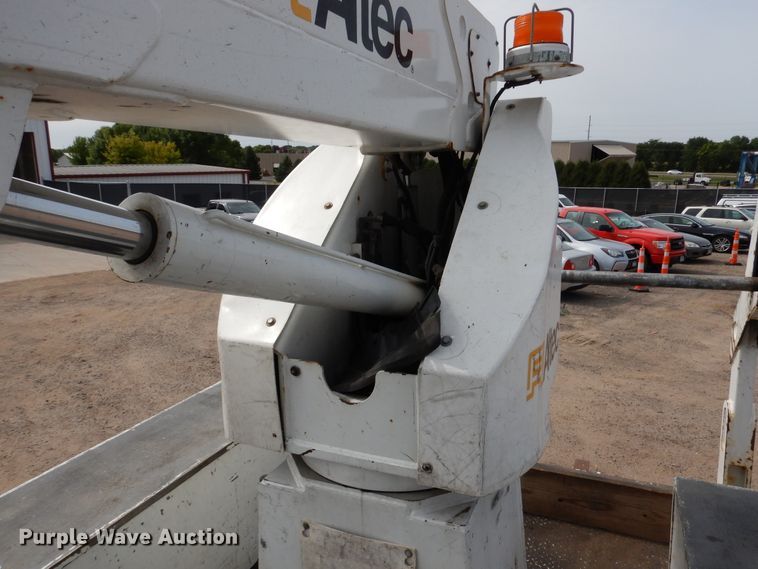 image for item AF9975 2012 International DuraStar 4300  bucket truck