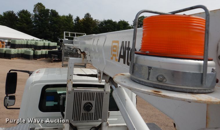 image for item AF9975 2012 International DuraStar 4300  bucket truck