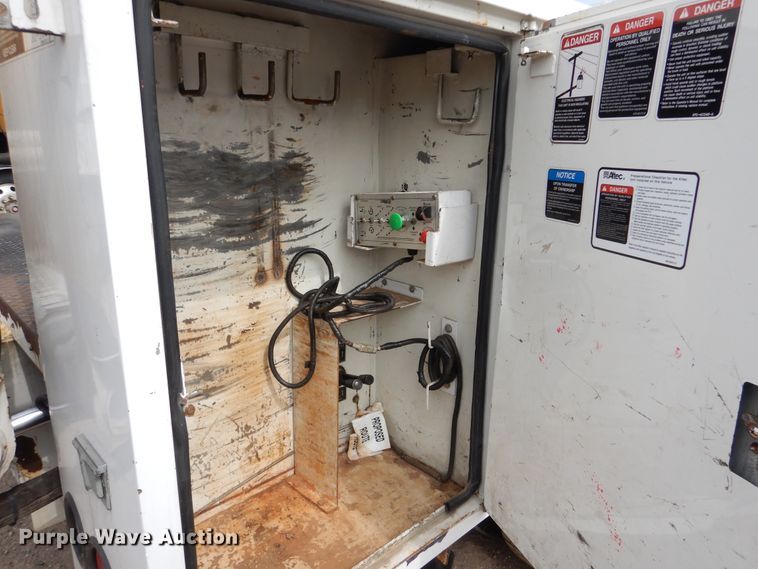 image for item AF9975 2012 International DuraStar 4300  bucket truck