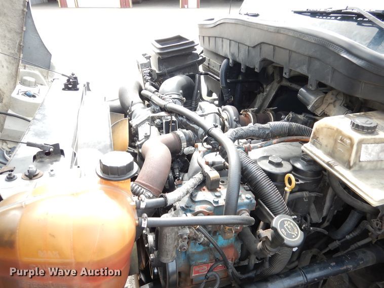 image for item AF9975 2012 International DuraStar 4300  bucket truck