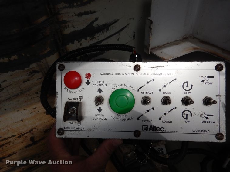 image for item AF9975 2012 International DuraStar 4300  bucket truck