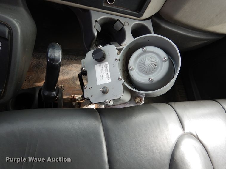 image for item AF9975 2012 International DuraStar 4300  bucket truck