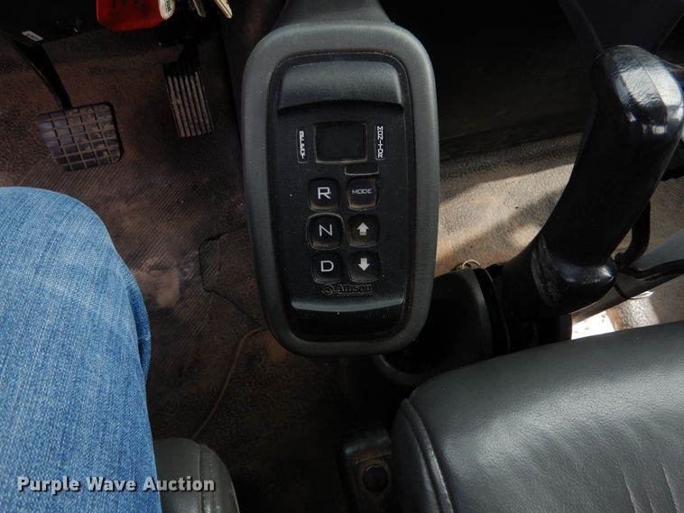 image for item AF9975 2012 International DuraStar 4300  bucket truck