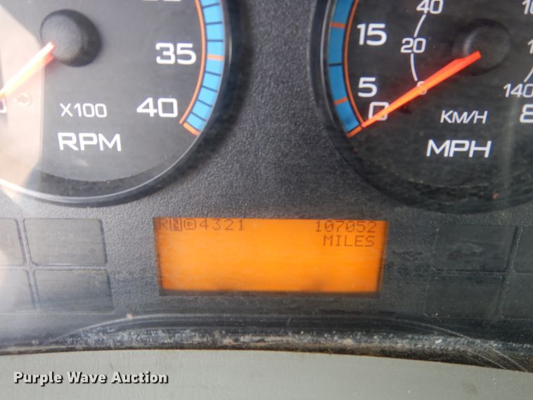 image for item AF9975 2012 International DuraStar 4300  bucket truck