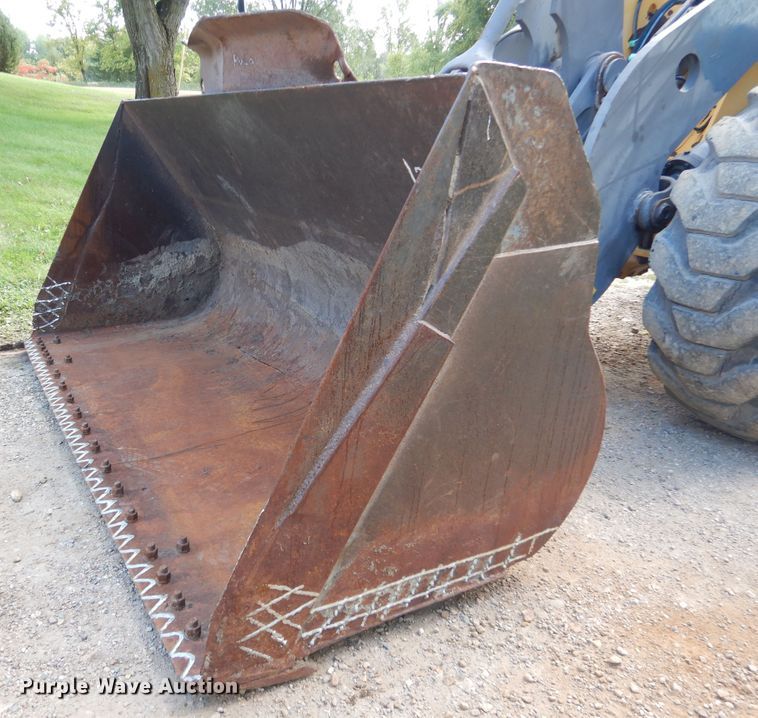 image for item AF9977 2005 Volvo L90E  wheel loader