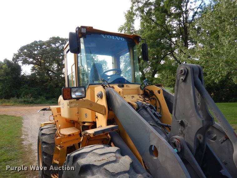 image for item AF9977 2005 Volvo L90E  wheel loader
