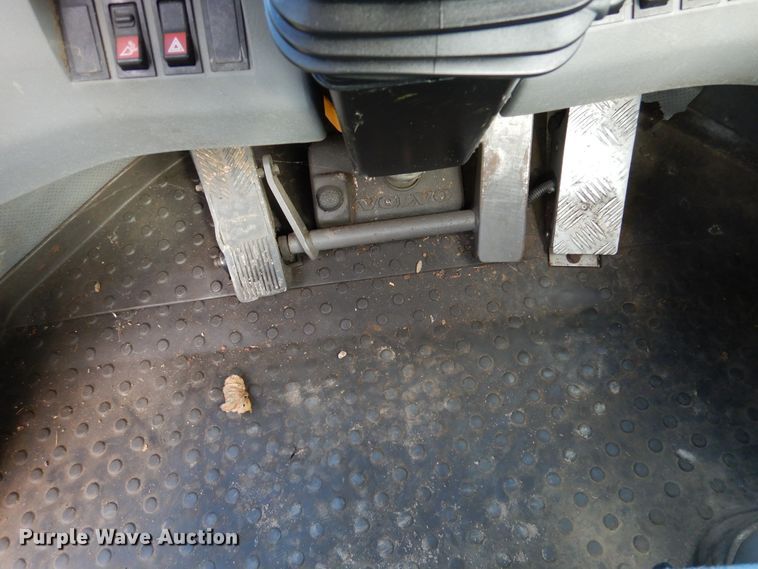 image for item AF9977 2005 Volvo L90E  wheel loader