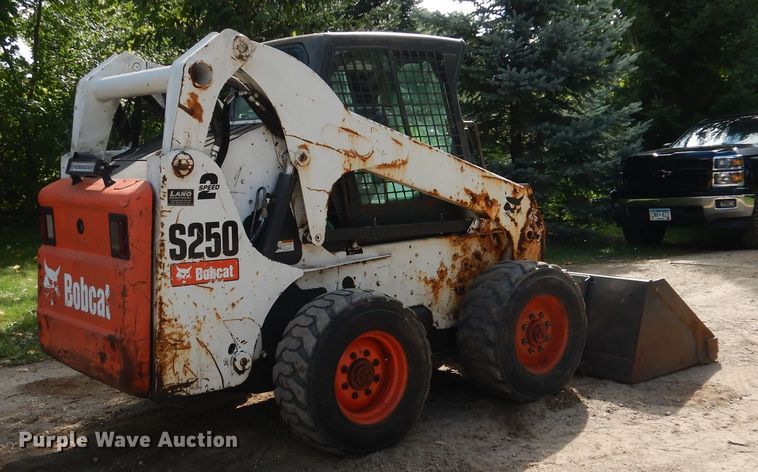 image for item AF9978 2008 Bobcat S250  skid steer loader