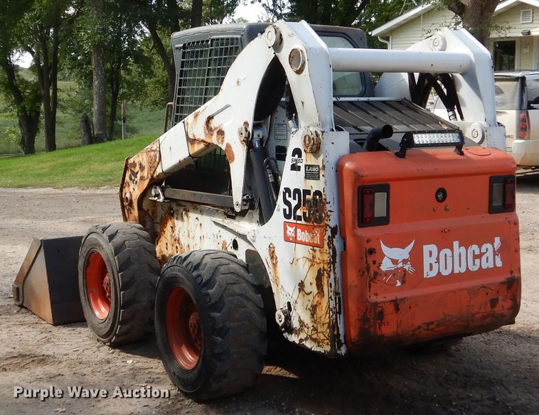 image for item AF9978 2008 Bobcat S250  skid steer loader