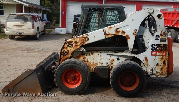 image for item AF9978 2008 Bobcat S250  skid steer loader