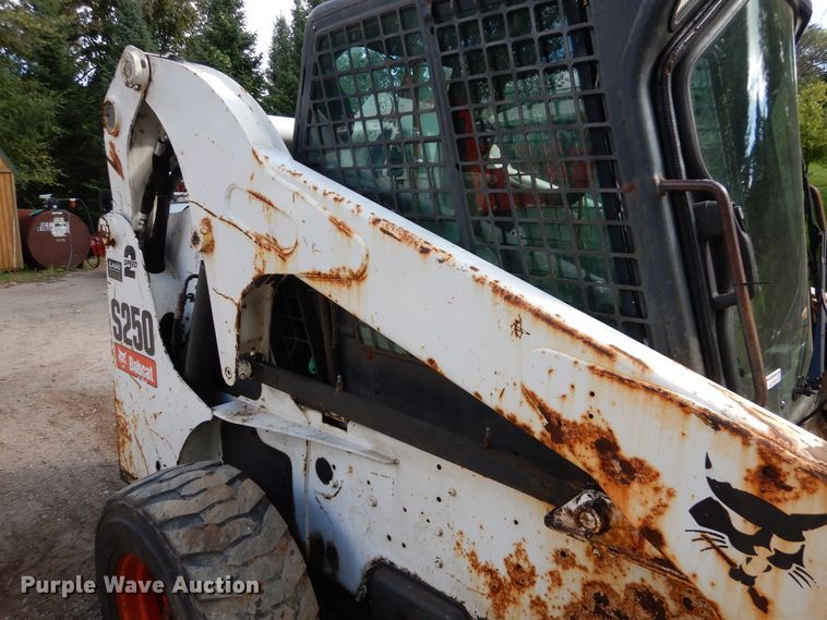 image for item AF9978 2008 Bobcat S250  skid steer loader