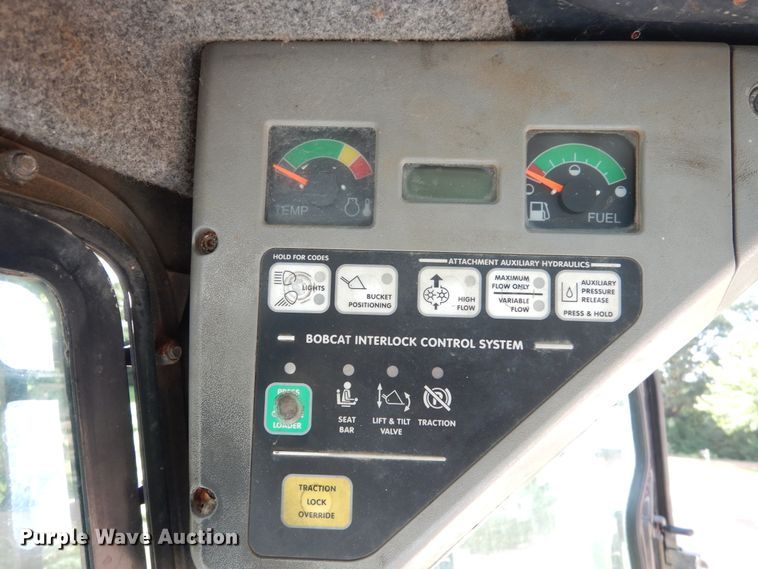 image for item AF9978 2008 Bobcat S250  skid steer loader