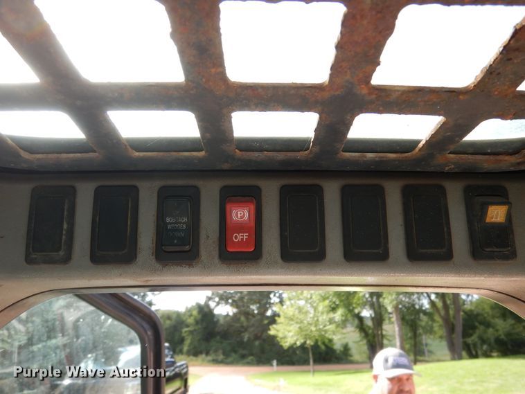 image for item AF9978 2008 Bobcat S250  skid steer loader