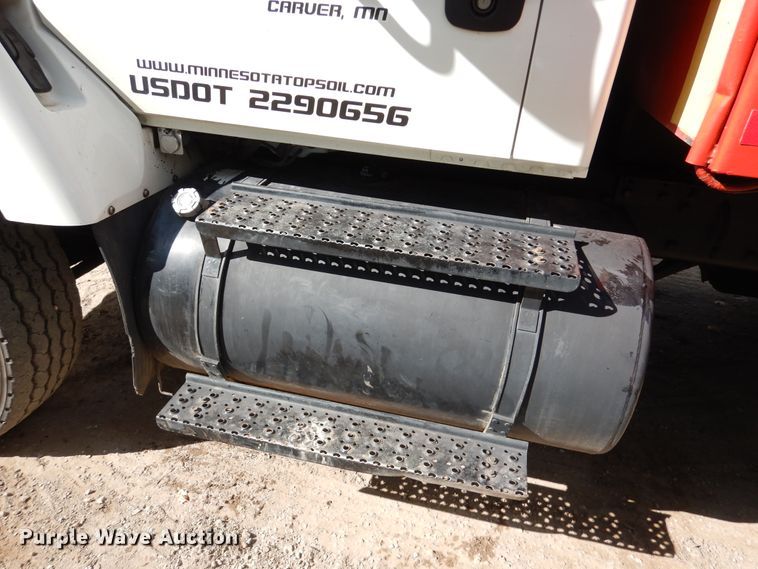 image for item AF9979 2006 International 7500  dump truck