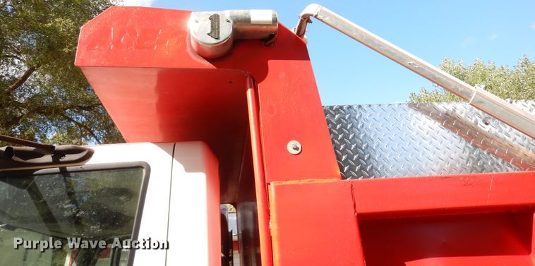 image for item AF9979 2006 International 7500  dump truck